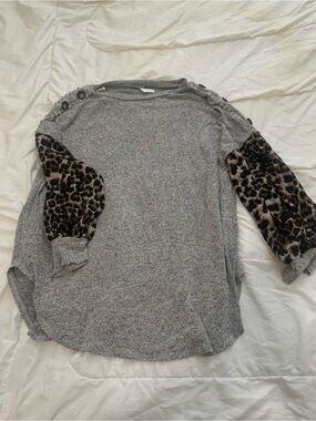 Emerald Gray Knit Top with Leopard-Print Puff Sleeves